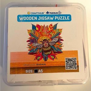 Crafthub Wooden Jigsaw 🧩 Puzzle - Bee - NEW - small interesting shaped